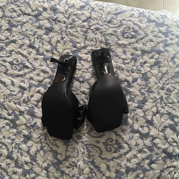 Miss Lola Black Mules - Picture 3 of 6